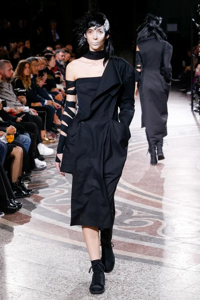 Look 5